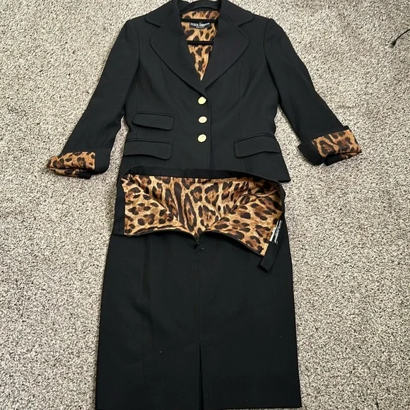 DOLCE &GABBANA  blazer skirt suit size 40-xS black gold button luxury classic - Picture 16 of 16